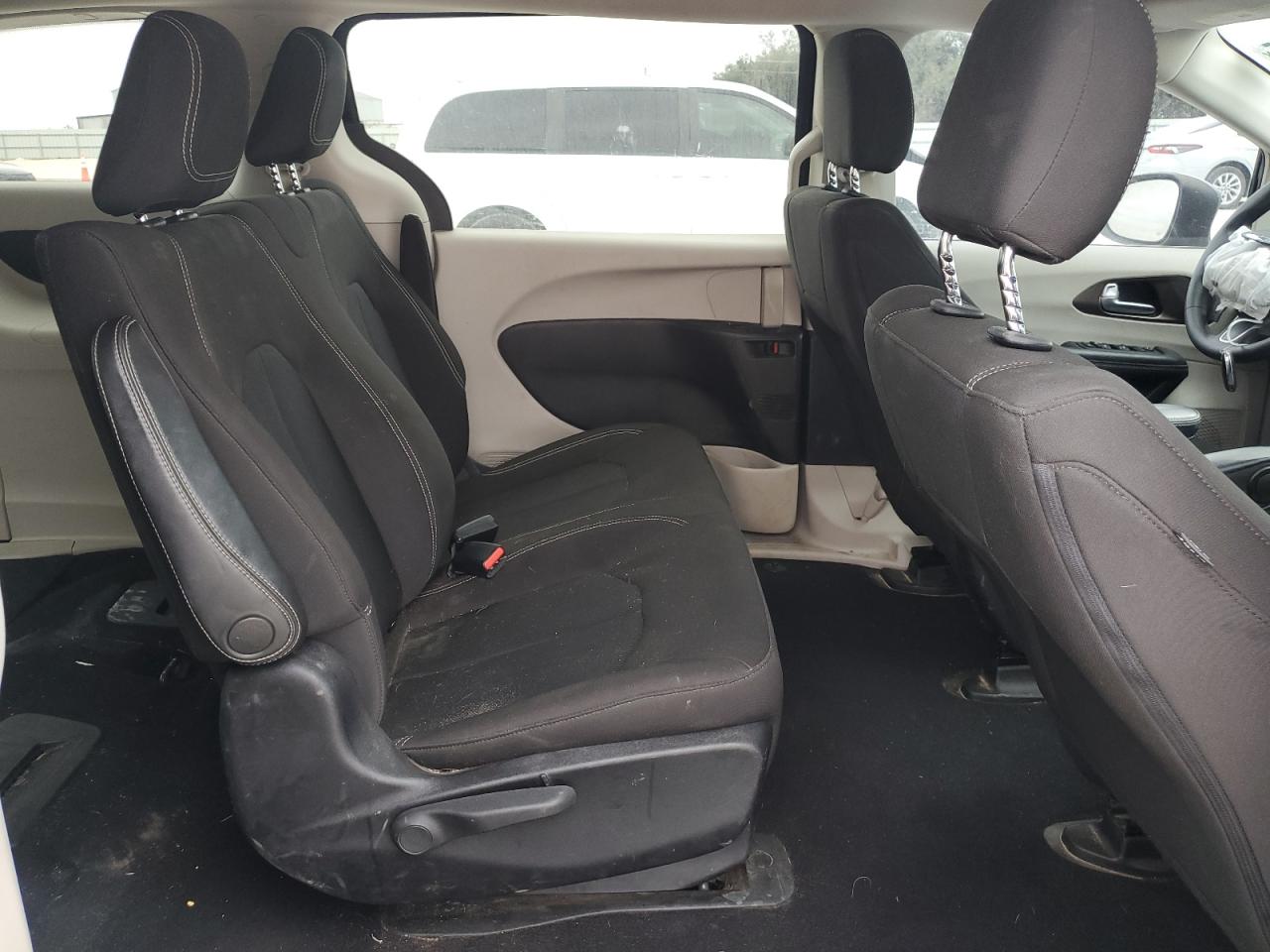 2020 Chrysler Voyager VIN 2C4RC1AG5LR146274 Copart auction photo, front end damage thumbnail 11