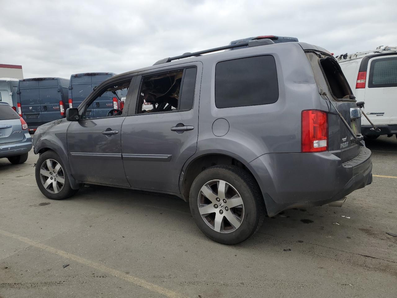 2014 Honda Pilot VIN 5FNYF4H57EB012826 Copart auction photo, burn damage thumbnail 2
