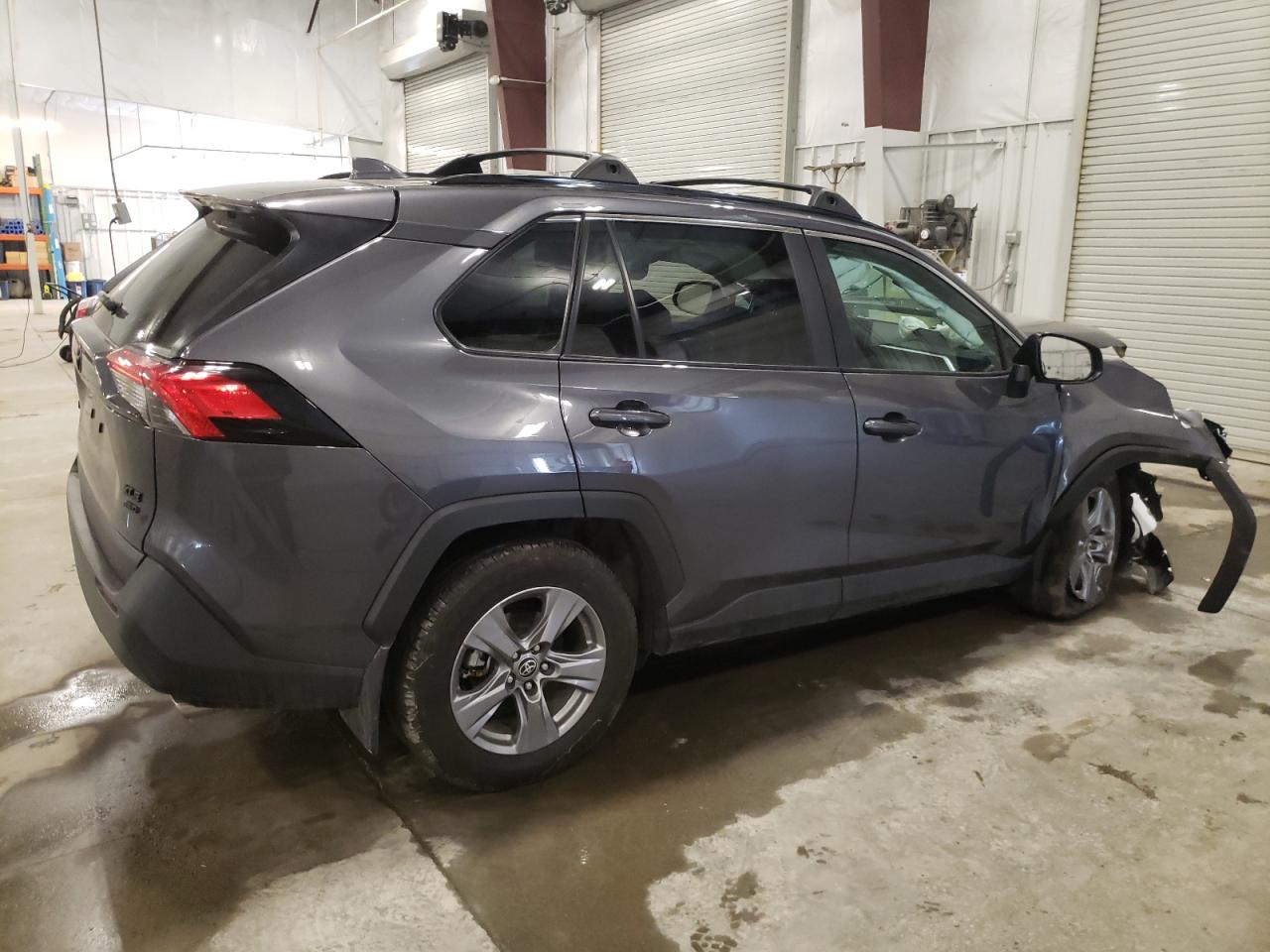 2022 Toyota RAV 4 VIN 2T3P1RFV7NC291345 Copart auction photo, front end / side damage thumbnail 3