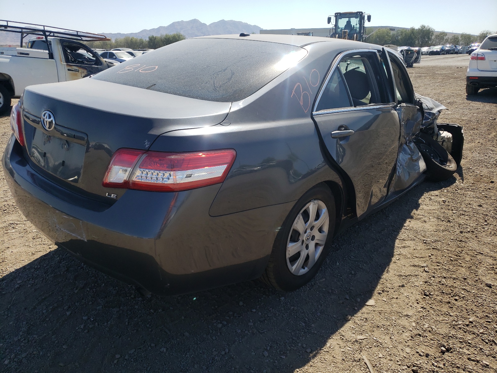 2011 Toyota Camry VIN 4T1BF3EK4BU132057 Copart auction photo, front end / side damage thumbnail 4