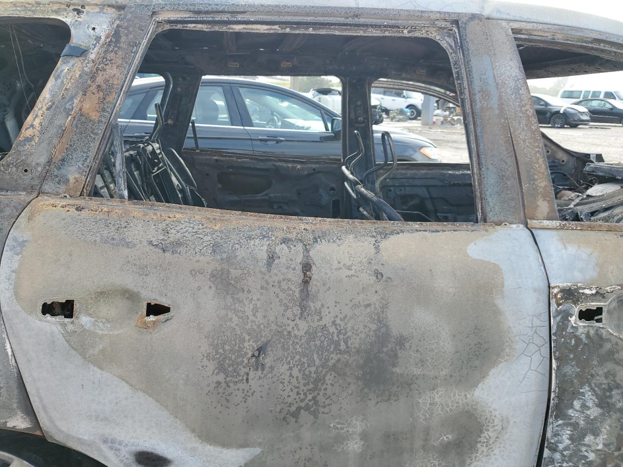 2018 Nissan Pathfinder VIN 5N1DR2MM2JC607755 Copart auction photo, burn / burn - interior damage thumbnail 11