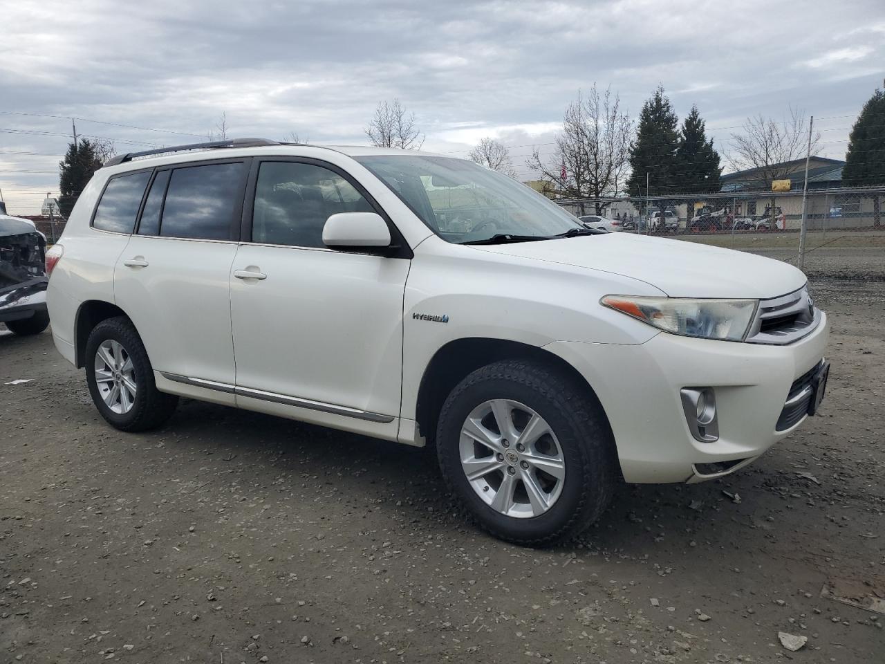 2013 Toyota Highlander VIN JTEBC3EH3D2013086 Copart auction photo, minor dent/scratches damage thumbnail 4