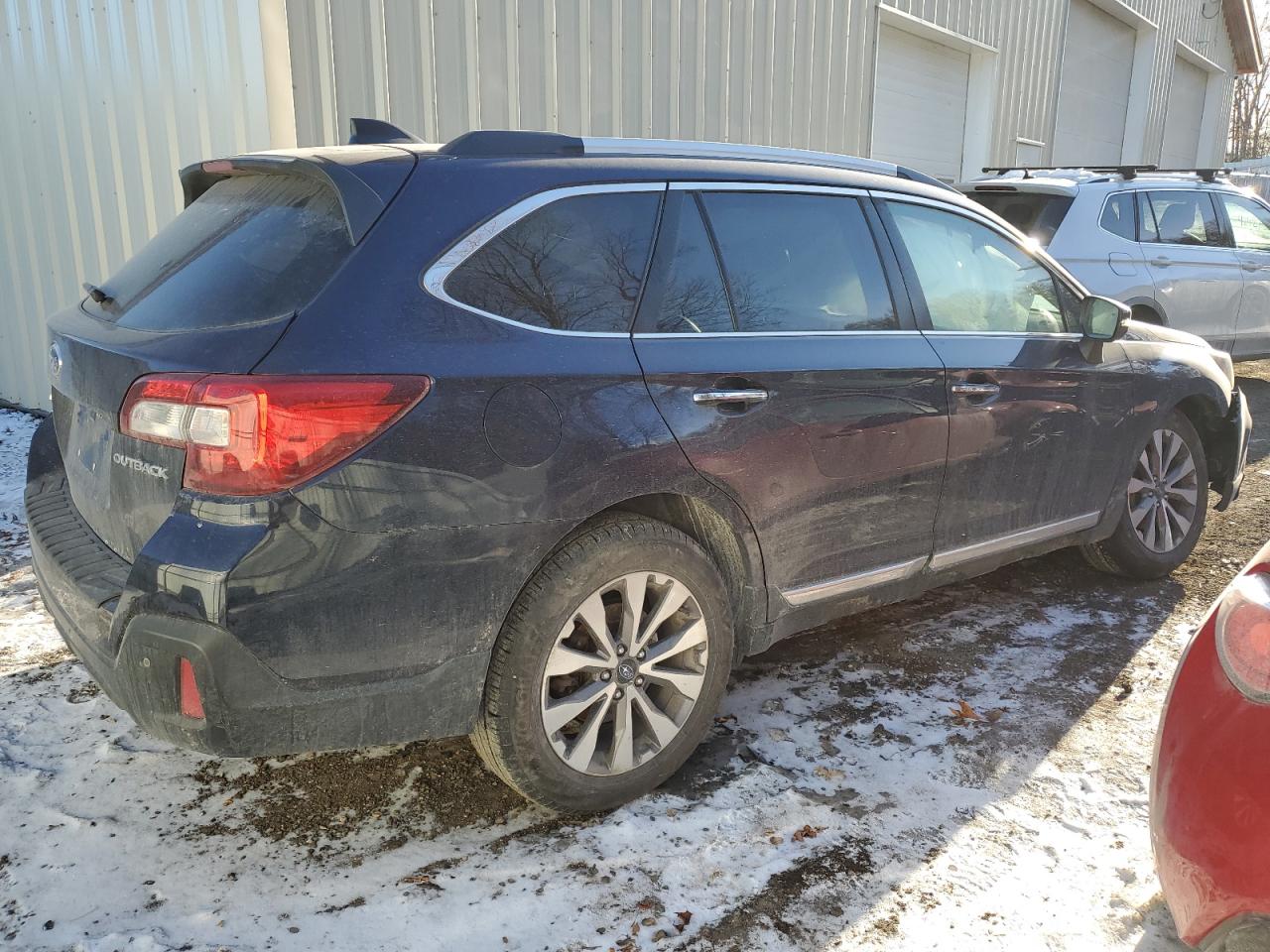 2018 Subaru Outback VIN 4S4BSATC3J3368165 Copart auction photo, front end damage thumbnail 3
