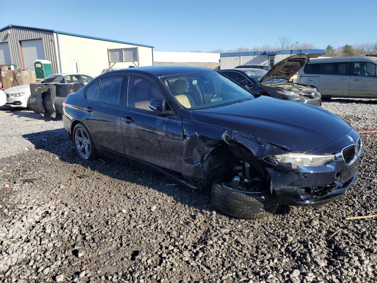 2015 BMW 3er VIN WBA3C1C59FK124747 Copart auction photo, front end damage thumbnail 4