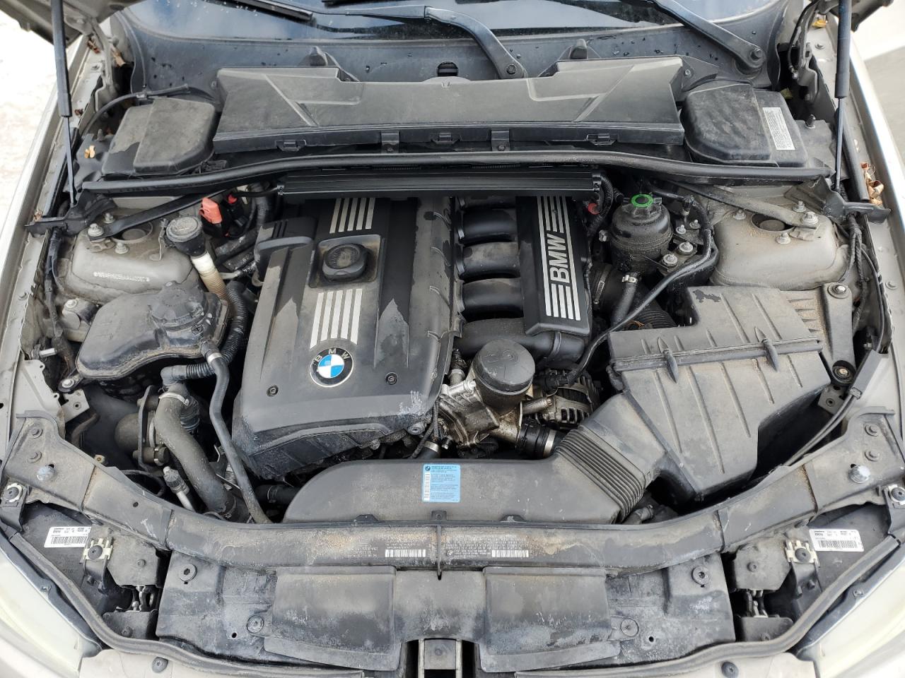 2010 BMW 3er VIN WBAPH5C55AA440090 Copart auction photo, front end damage thumbnail 11