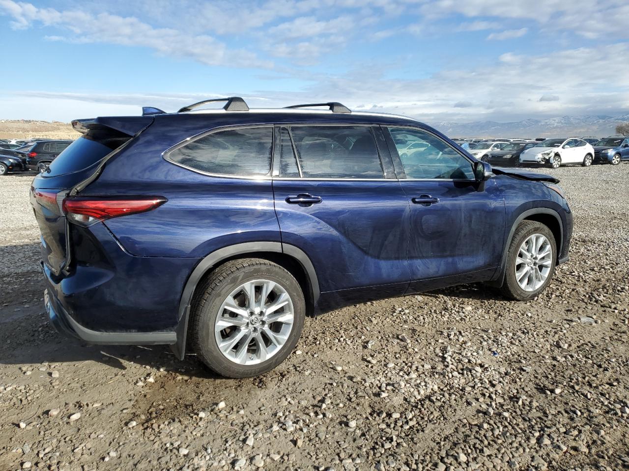 2021 Toyota Highlander VIN 5TDDZRBHXMS142566 Copart auction photo, front end damage thumbnail 3