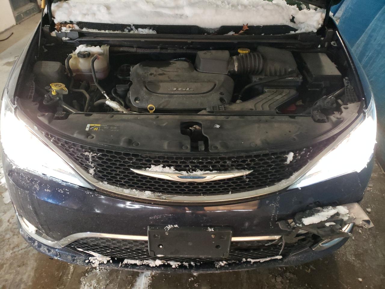 2018 Chrysler Pacifica VIN 2C4RC1FG1JR126058 Copart auction photo, rear end / front end damage thumbnail 12