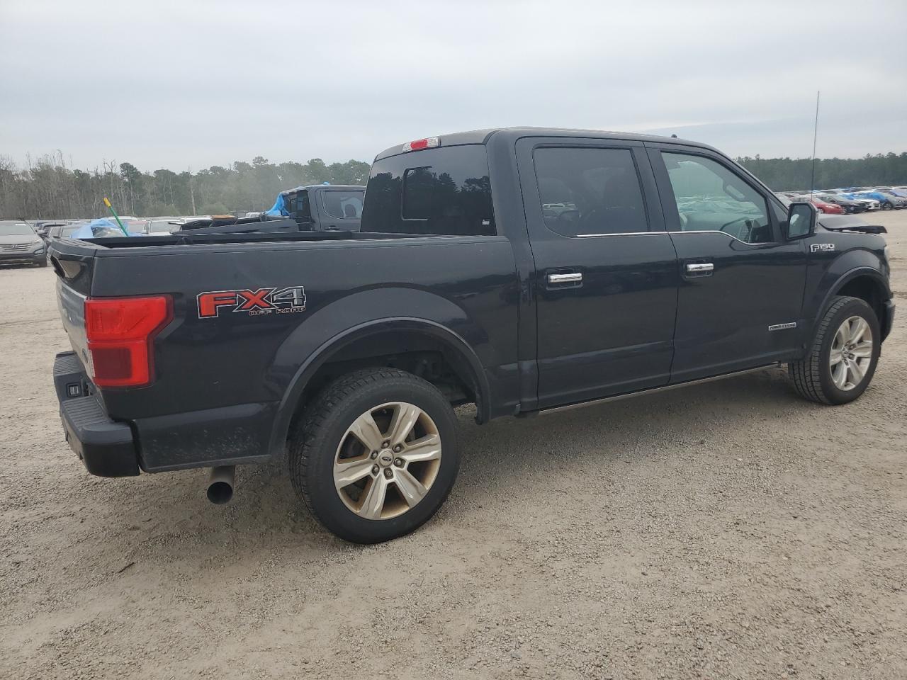 2018 Ford F-150 VIN 1FTFW1E18JFD79389 Copart auction photo, front end damage thumbnail 3