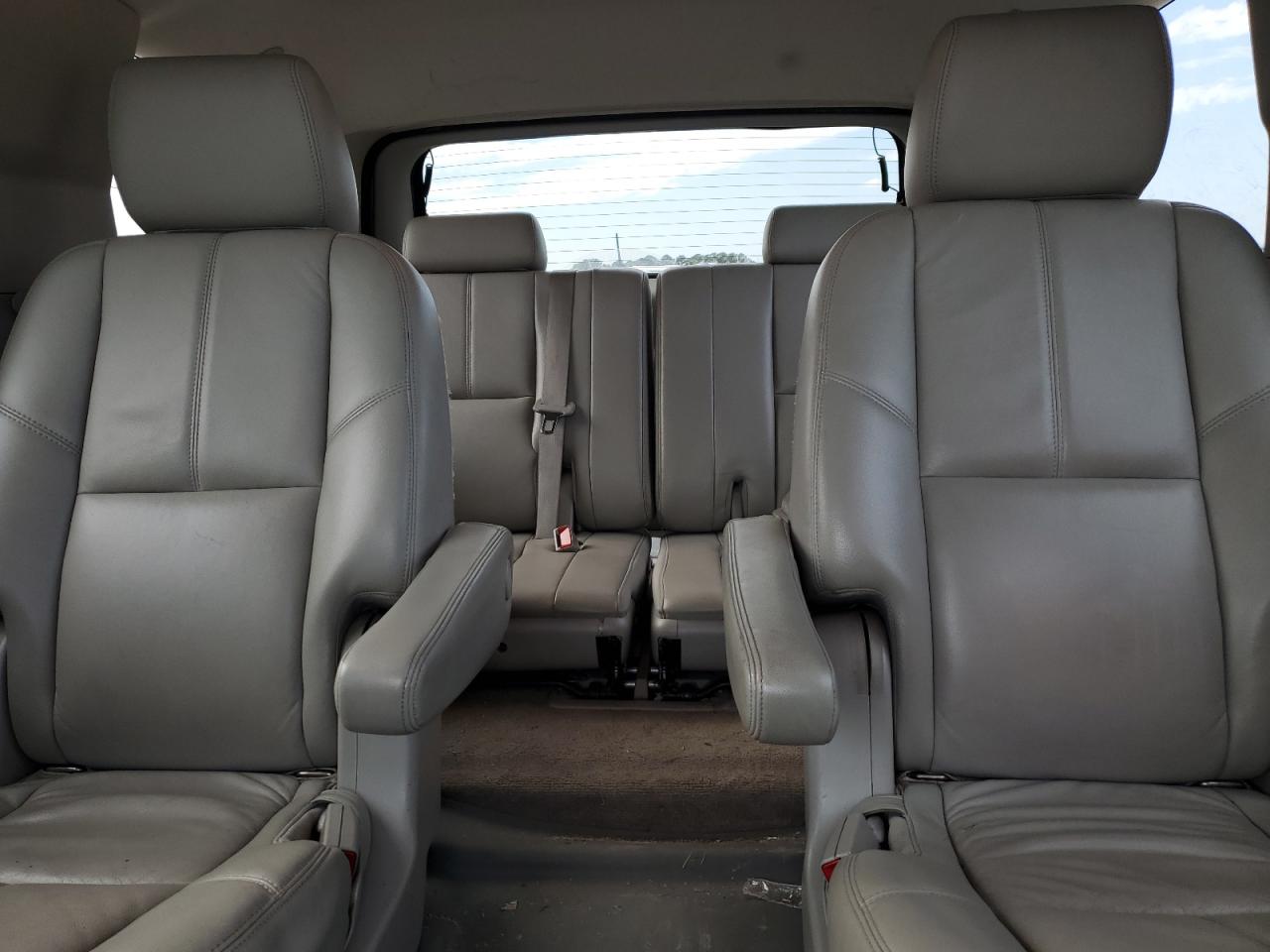 2011 Chevrolet Tahoe VIN 1GNSKBE09BR119193 Copart auction photo, front end damage thumbnail 10