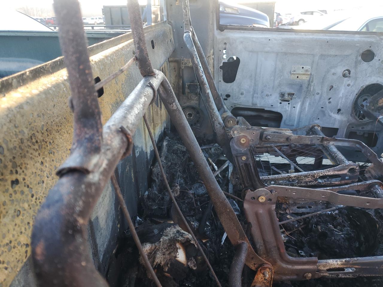 1998 Dodge RAM VIN 1B7HC16X3WS565215 Copart auction photo, burn - engine damage thumbnail 10