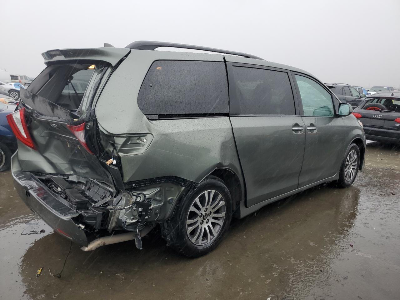 2019 Toyota Sienna VIN 5TDYZ3DC5KS009047 Copart auction photo, rear end damage thumbnail 3