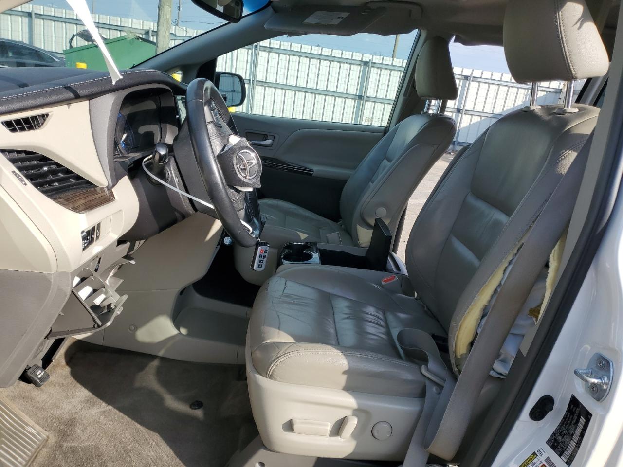 2016 Toyota Sienna VIN 5TDDK3DC8GS131573 Copart auction photo, front end damage thumbnail 7