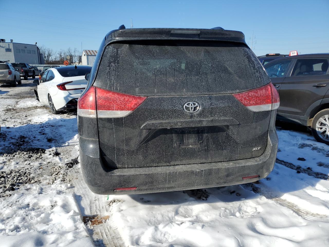 2013 Toyota Sienna VIN 5TDYK3DC5DS307816 Copart auction photo, front end damage thumbnail 6