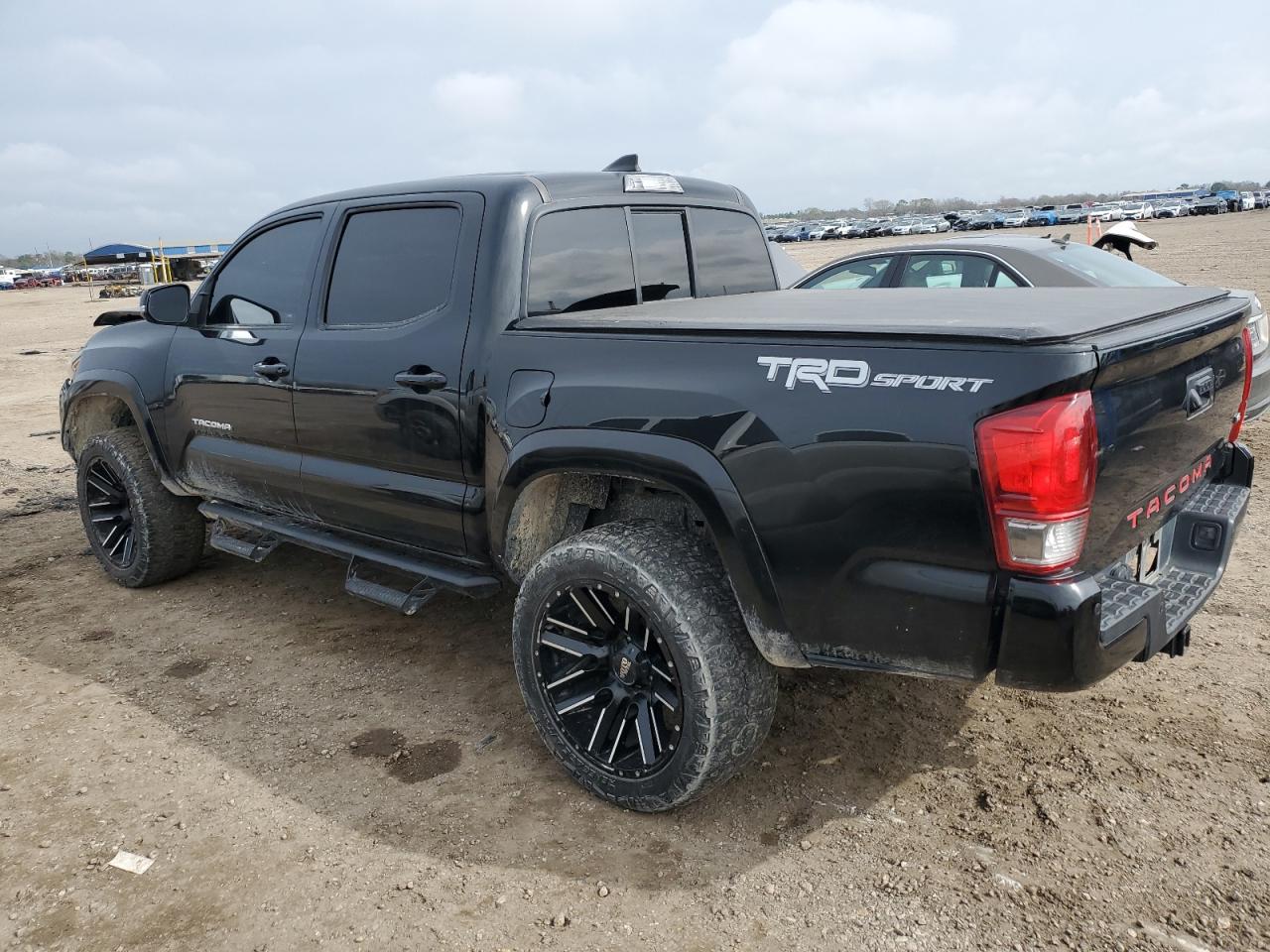 2016 Toyota Tacoma VIN 5TFAZ5CN9GX017010 Copart auction photo, front end damage thumbnail 2