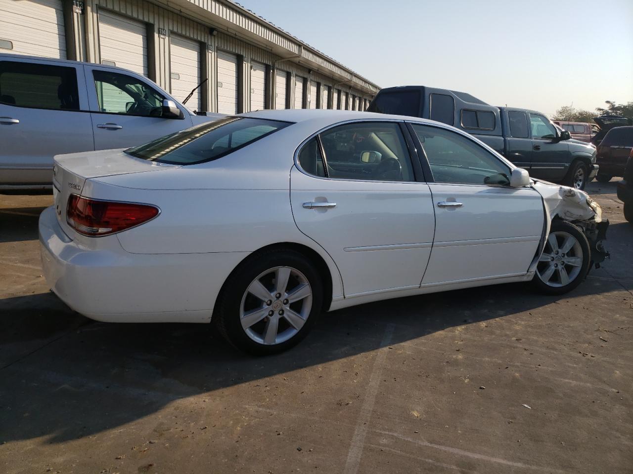 2005 Lexus ES VIN JTHBA30G155118281 Copart auction photo, front end / minor dent/scratches damage thumbnail 3