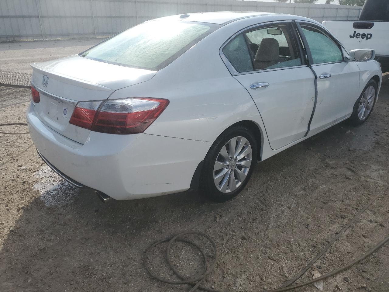 2015 Honda Accord VIN 1HGCR2F87FA271640 Copart auction photo, water/flood damage thumbnail 3