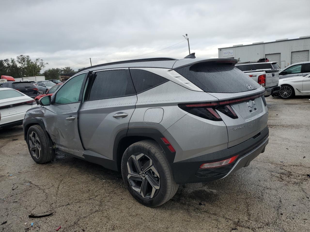 2024 Hyundai Tucson VIN KM8JECD18RU235807 Copart auction photo, side / front end damage thumbnail 2