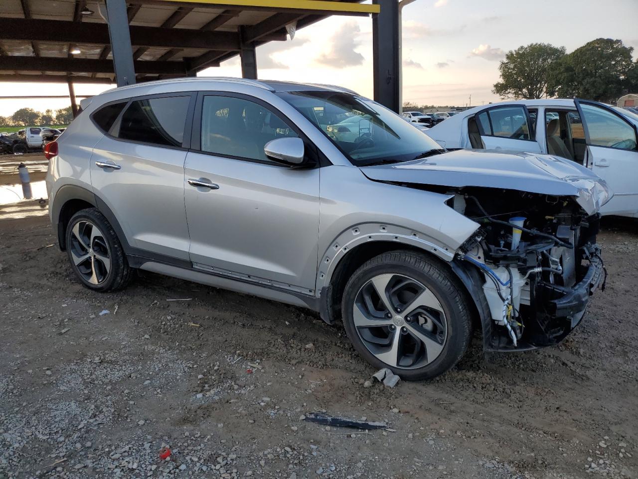 2018 Hyundai Tucson VIN KM8J33A29JU643059 Copart auction photo, front end damage thumbnail 4