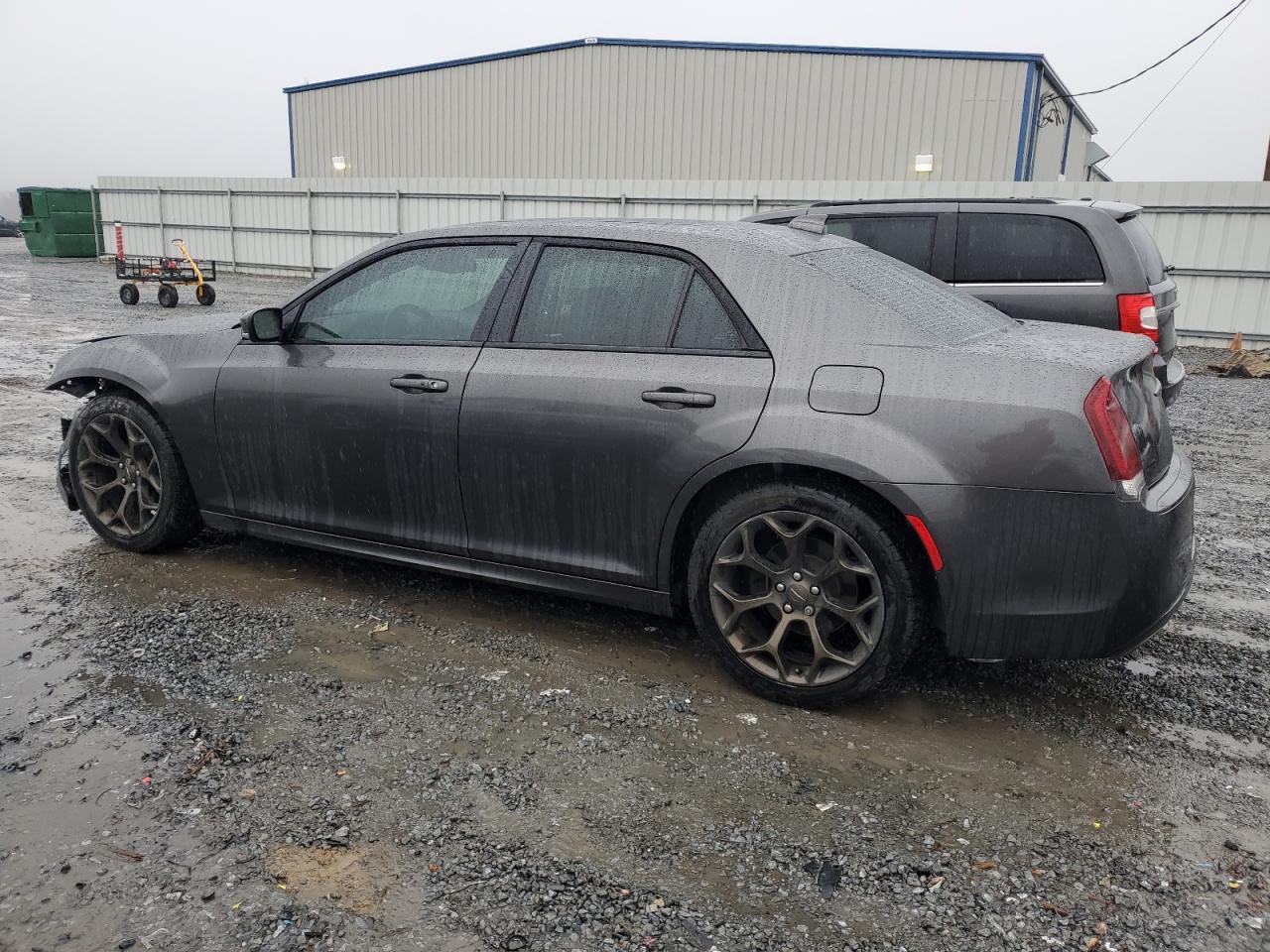 2016 Chrysler 300 VIN 2C3CCABG6GH320826 Copart auction photo, front end / minor dent/scratches damage thumbnail 2