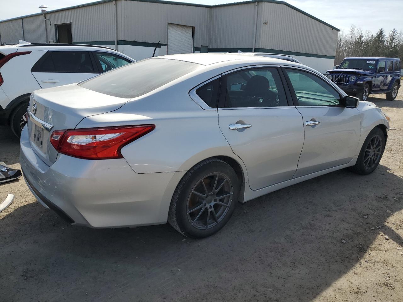2016 Nissan Altima VIN 1N4AL3AP8GN362797 Copart auction photo, front end damage thumbnail 3