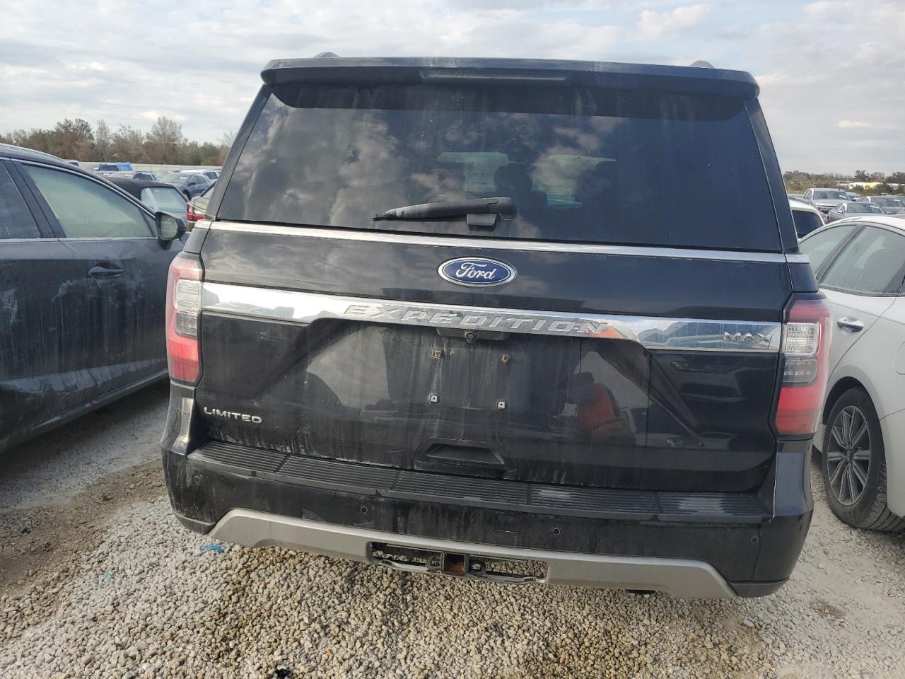 2020 Ford Expedition VIN 1FMJK2AT4LEA38918 Copart auction photo, water/flood damage thumbnail 6
