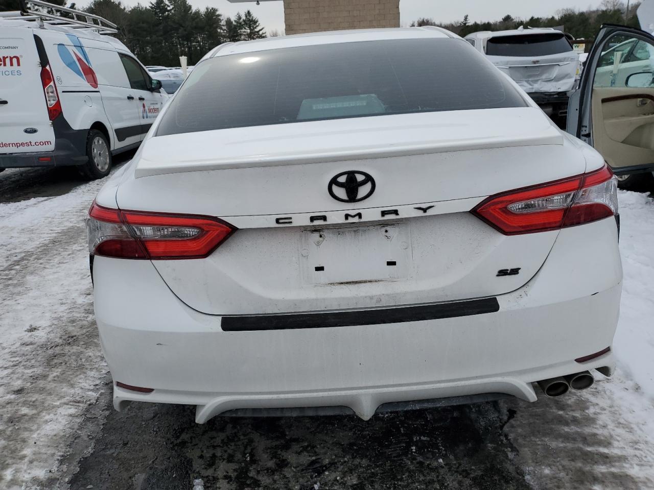 2018 Toyota Camry VIN 4T1B11HK2JU647961 Copart auction photo, side / front end damage thumbnail 6