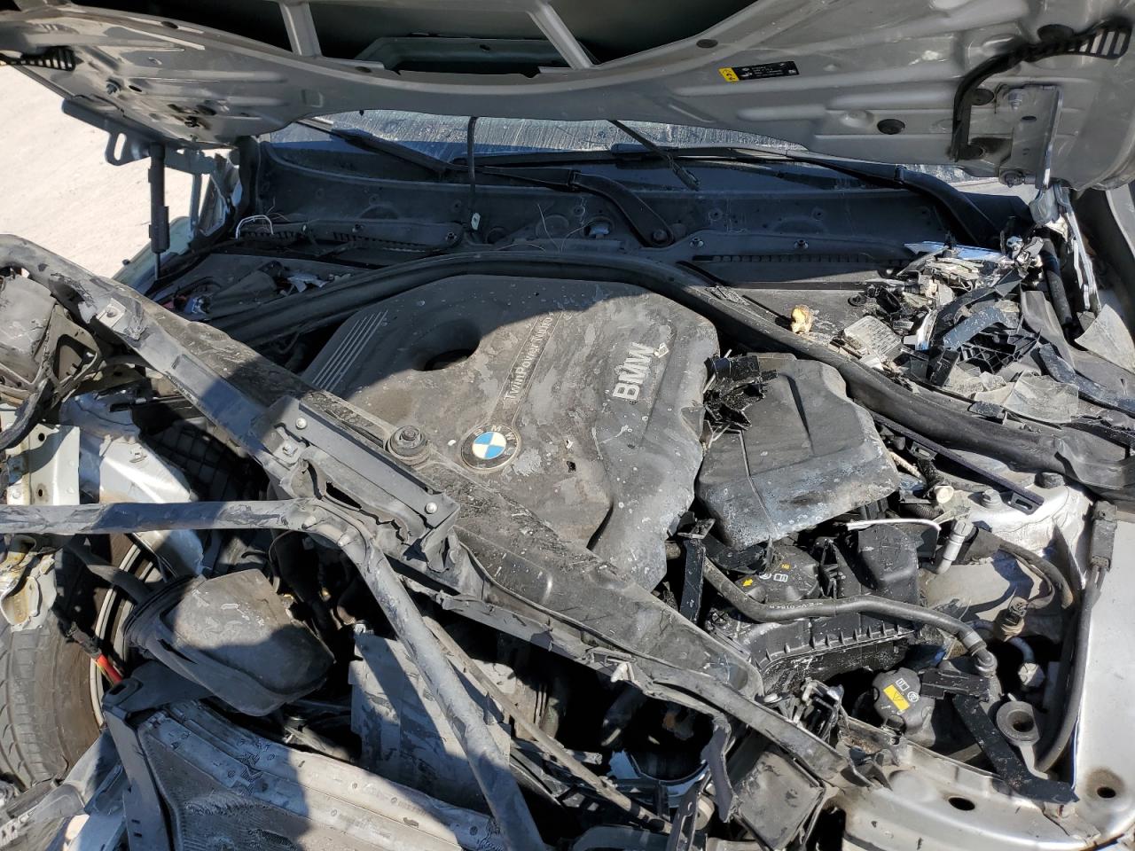 2018 BMW 3er VIN WBA8B9G50JNU99760 Copart auction photo, front end damage thumbnail 11