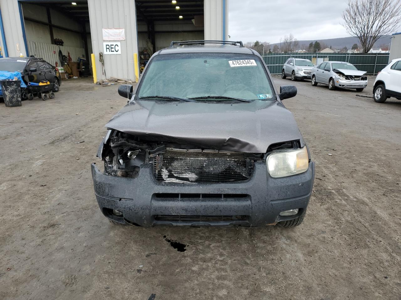 2002 Ford Escape VIN 1FMYU04152KD66372 Copart auction photo, front end / undercarriage damage thumbnail 5