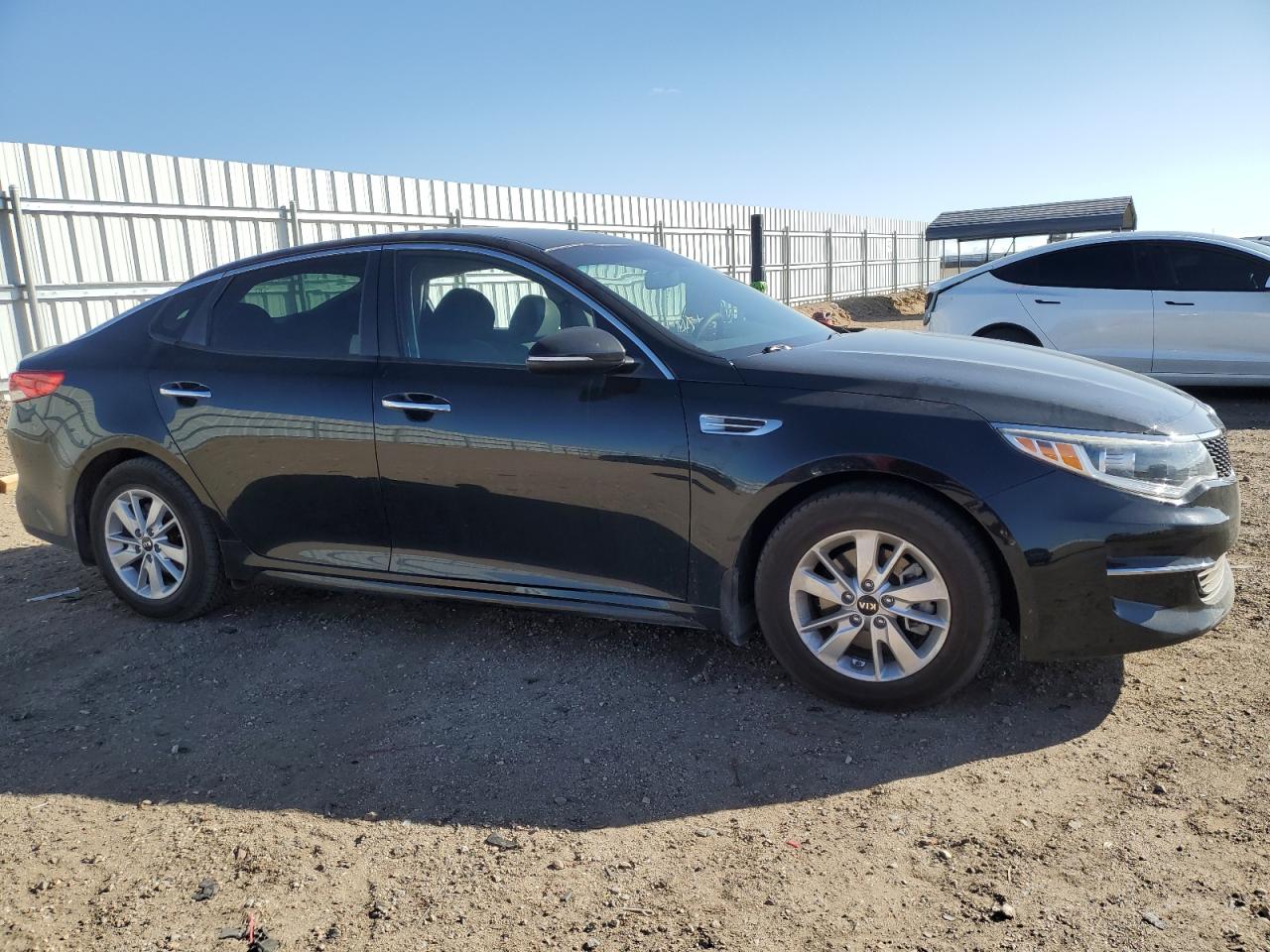 2017 KIA Optima VIN 5XXGT4L37HG150782 Copart auction photo, vandalism damage thumbnail 4