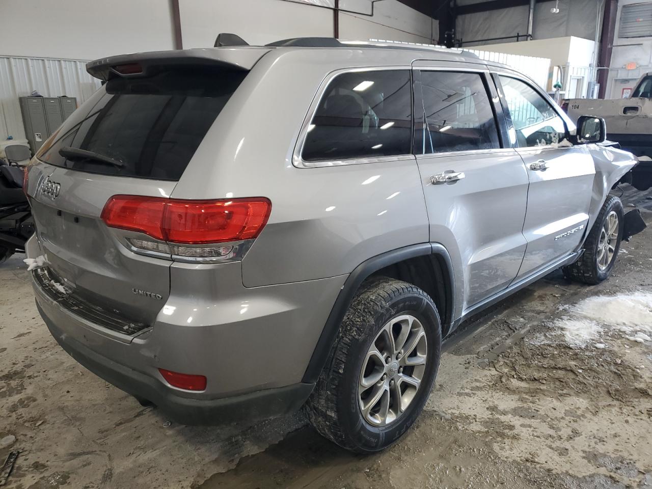 2015 Jeep Grand Cherokee VIN 1C4RJFBG3FC761677 Copart auction photo, front end damage thumbnail 3