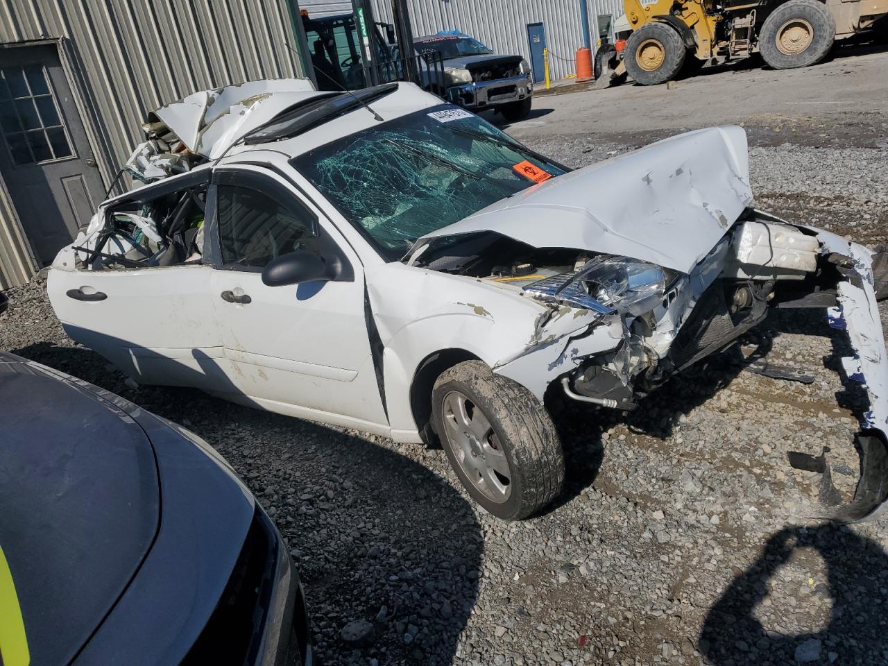2002 Ford Focus VIN 3FAFP37312R239668 Copart auction photo, all over damage thumbnail 4