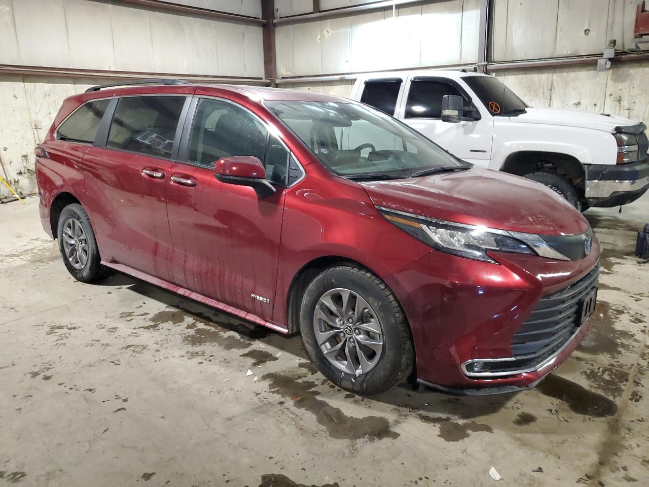 2021 Toyota Sienna VIN 5TDYRKEC2MS068553 Copart auction photo, front end / undercarriage damage thumbnail 4