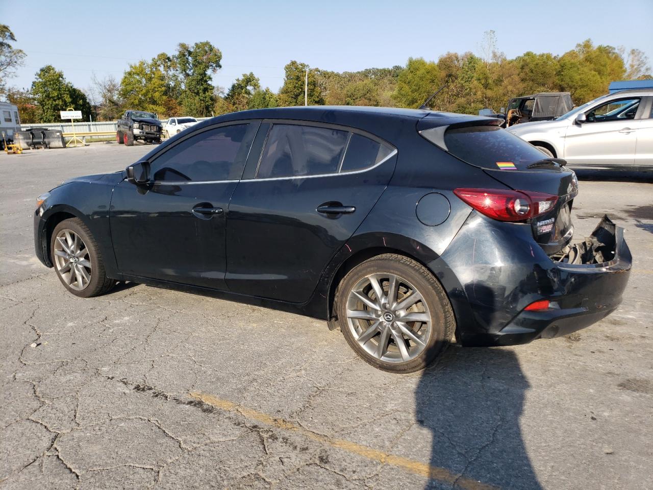 2018 Mazda 3 VIN 3MZBN1L38JM200898 Copart auction photo, side / rear end damage thumbnail 2