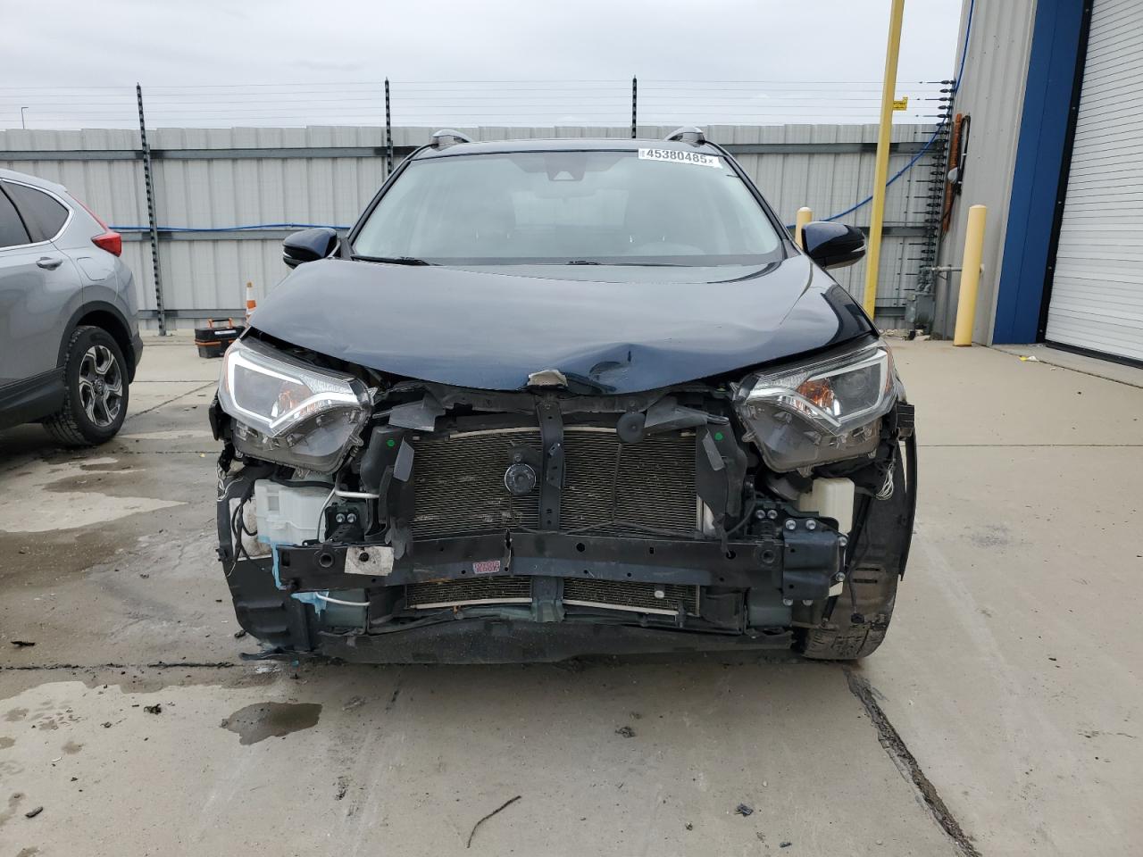 2018 Toyota RAV 4 VIN JTMRFREV8JJ246207 Copart auction photo, front end / minor dent/scratches damage thumbnail 5