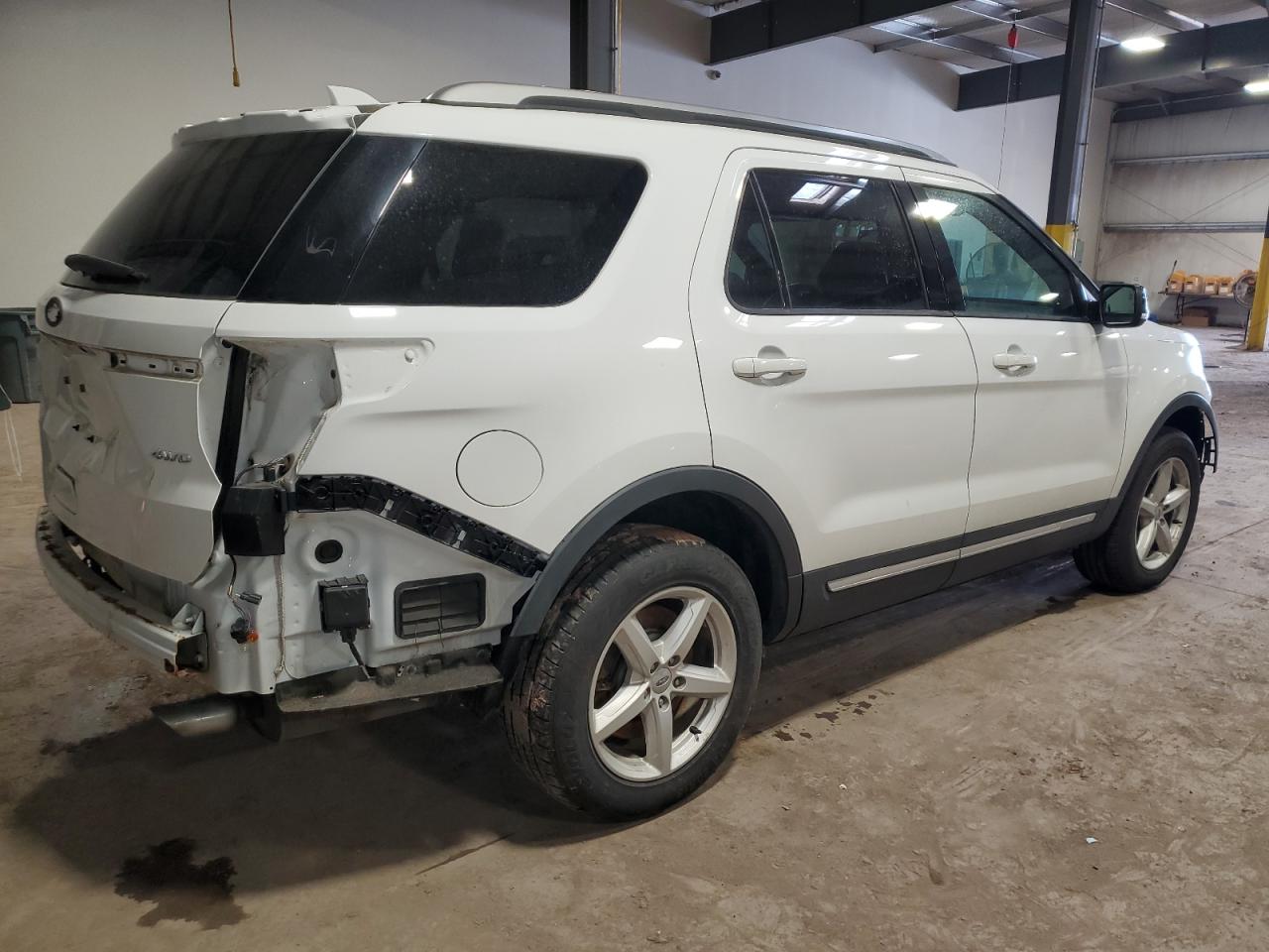 2017 Ford Explorer VIN 1FM5K8D88HGD11009 Copart auction photo, rear end / front end damage thumbnail 3