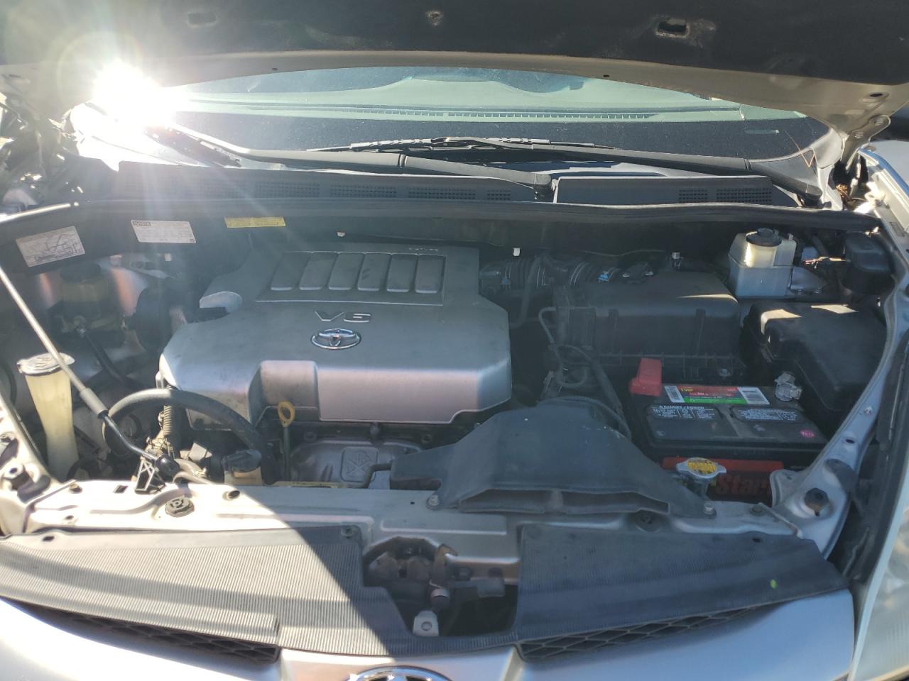 2010 Toyota Sienna VIN 5TDKK4CC0AS319364 Copart auction photo, front end / side damage thumbnail 11