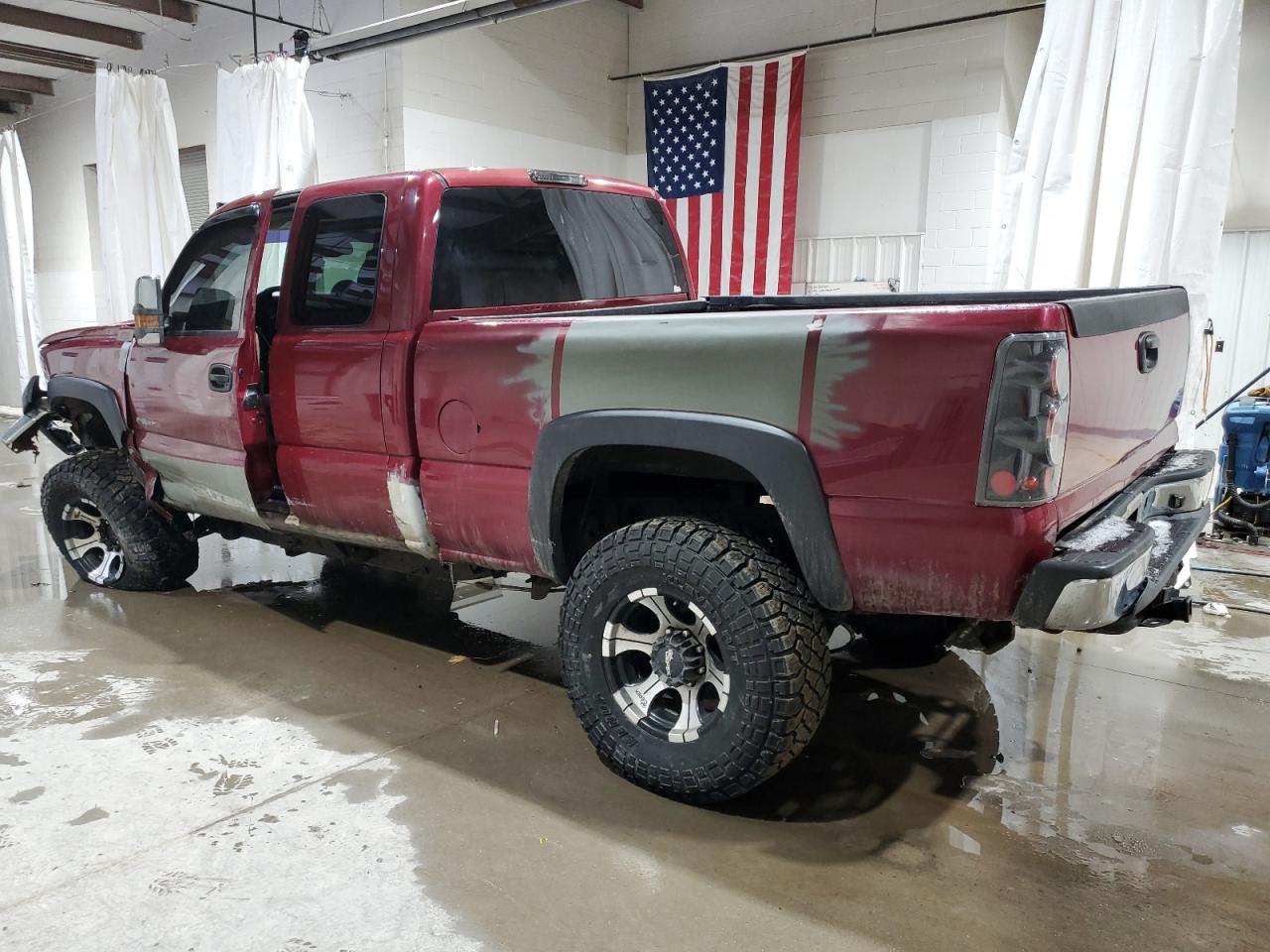 2004 Chevrolet Silverado VIN 1GCHK29UX4E166842 Copart auction photo, front end / side damage thumbnail 2