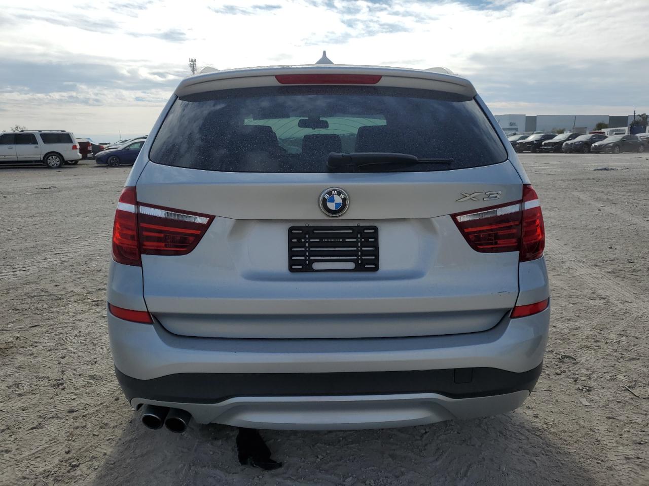 2017 BMW X3 VIN 5UXWZ7C37H0X40573 Copart auction photo, front end / side damage thumbnail 6