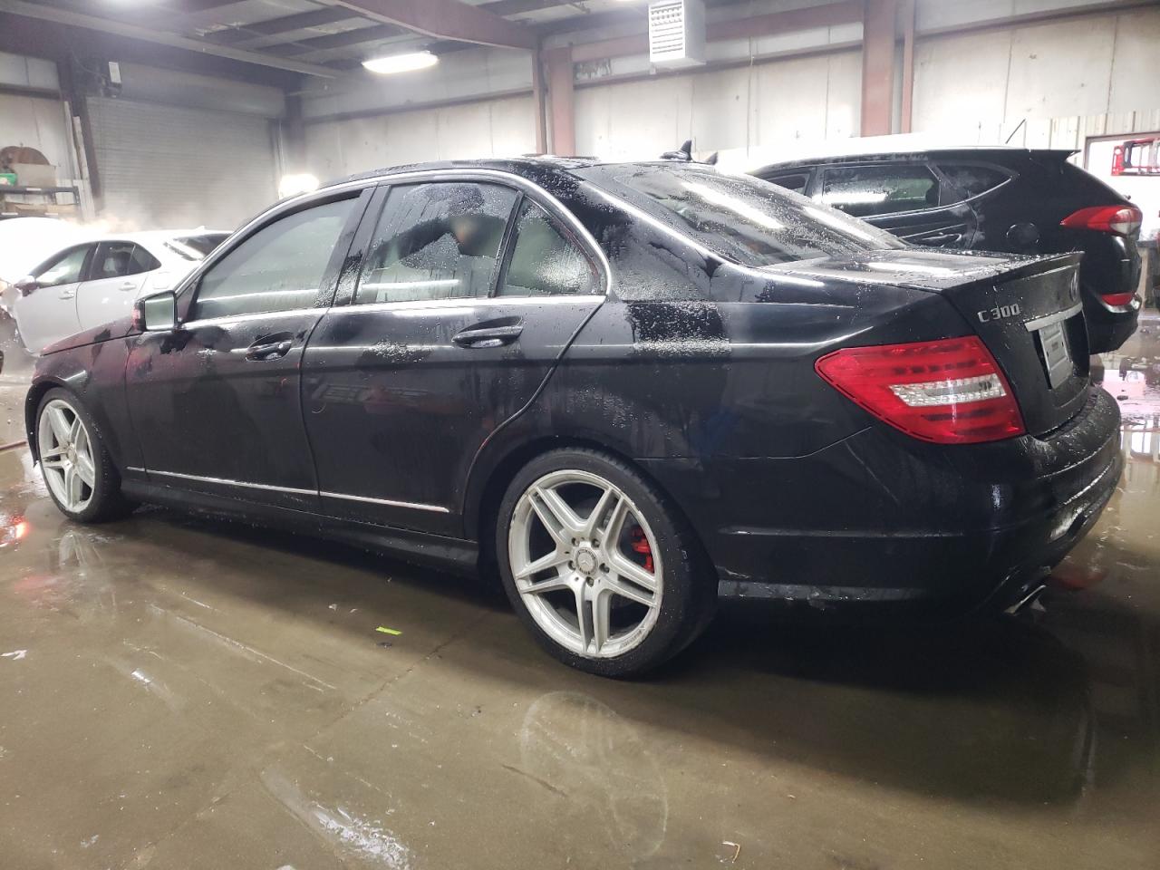 2012 Mercedes-Benz C-klasse VIN WDDGF8BB9CR204263 Copart auction photo, front end damage thumbnail 2