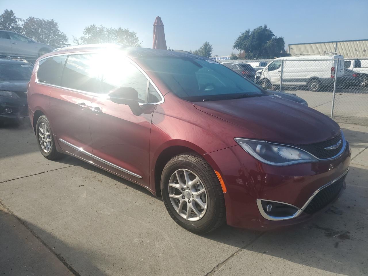 2020 Chrysler Pacifica VIN 2C4RC1BG5LR105660 Copart auction photo, front end / rear end damage thumbnail 4