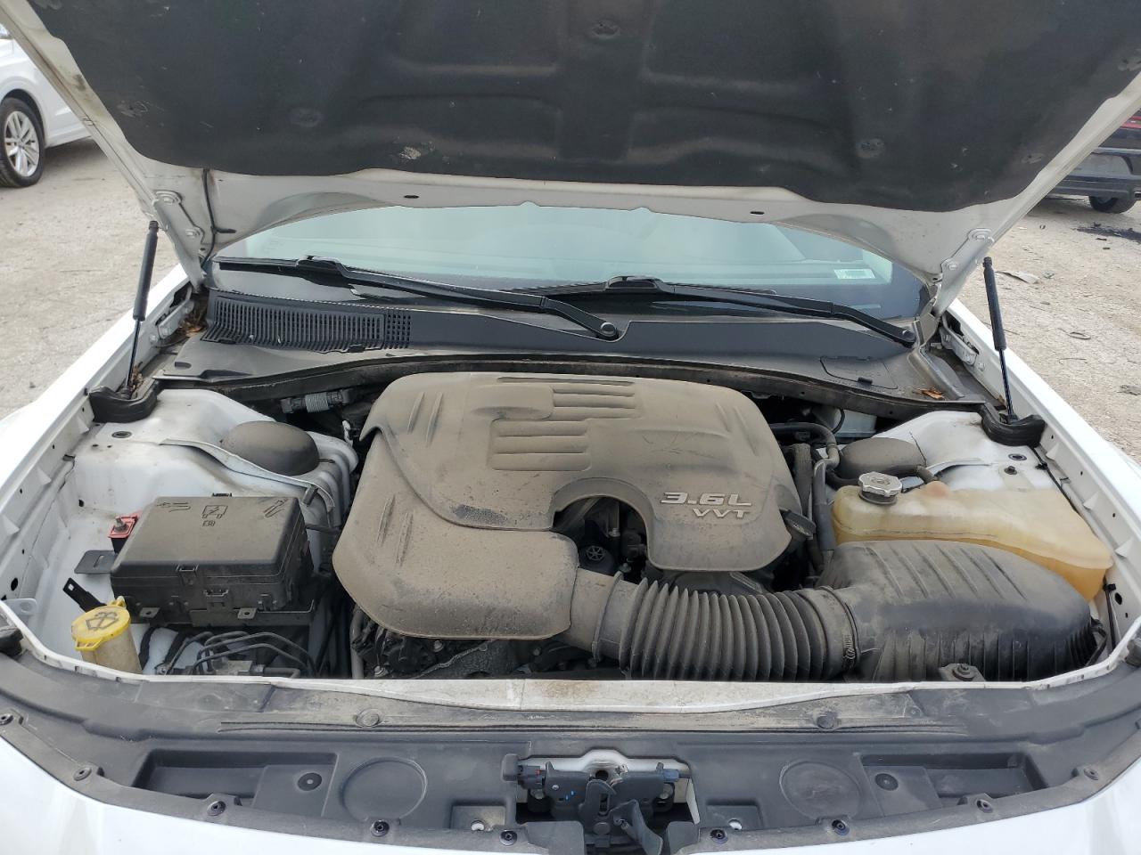 2018 Chrysler 300 VIN 2C3CCAEGXJH208002 Copart auction photo, rear end / minor dent/scratches damage thumbnail 11