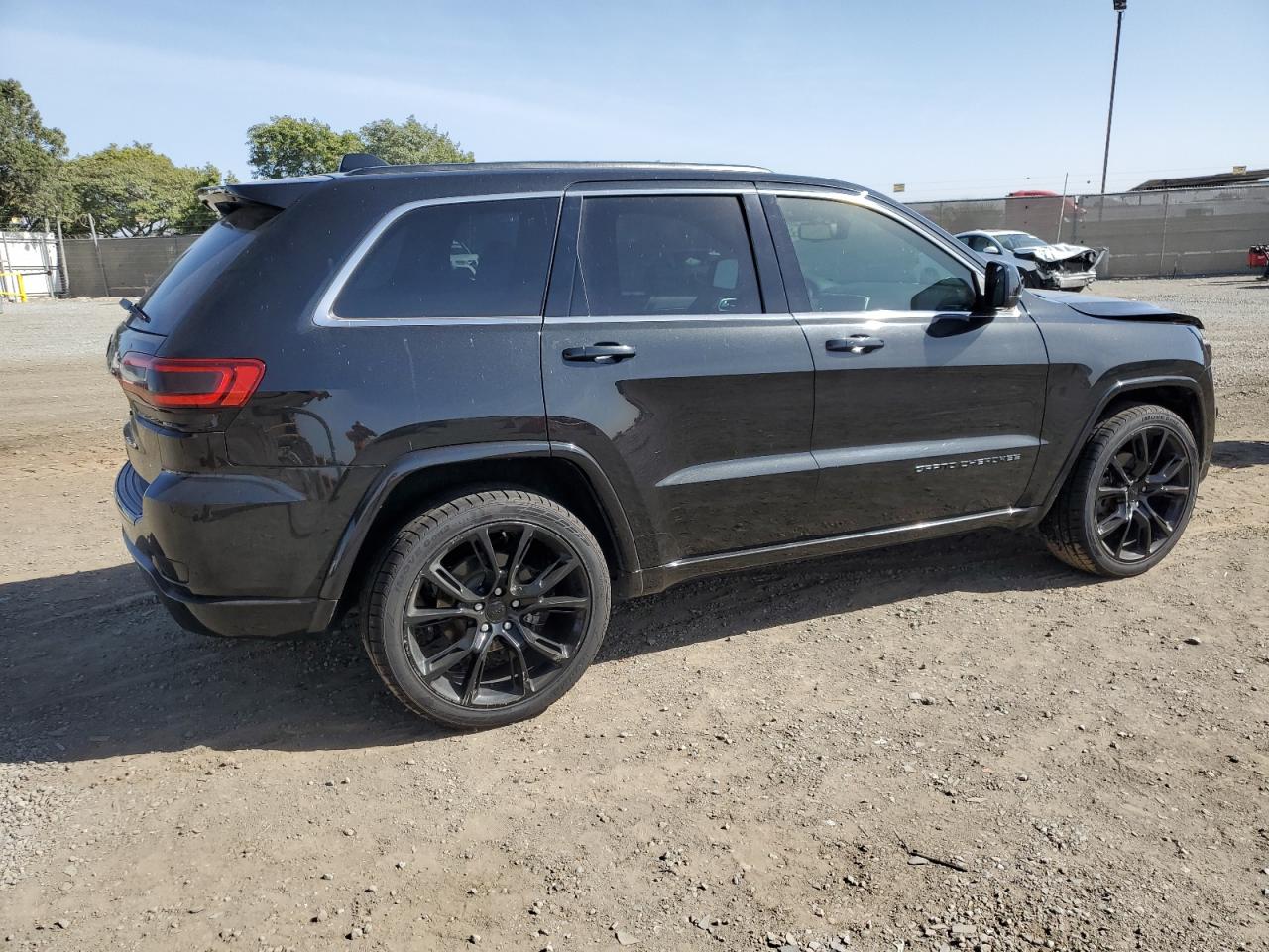 2015 Jeep Grand Cherokee VIN 1C4RJEAGXFC926779 Copart auction photo, front end / rear end damage thumbnail 3
