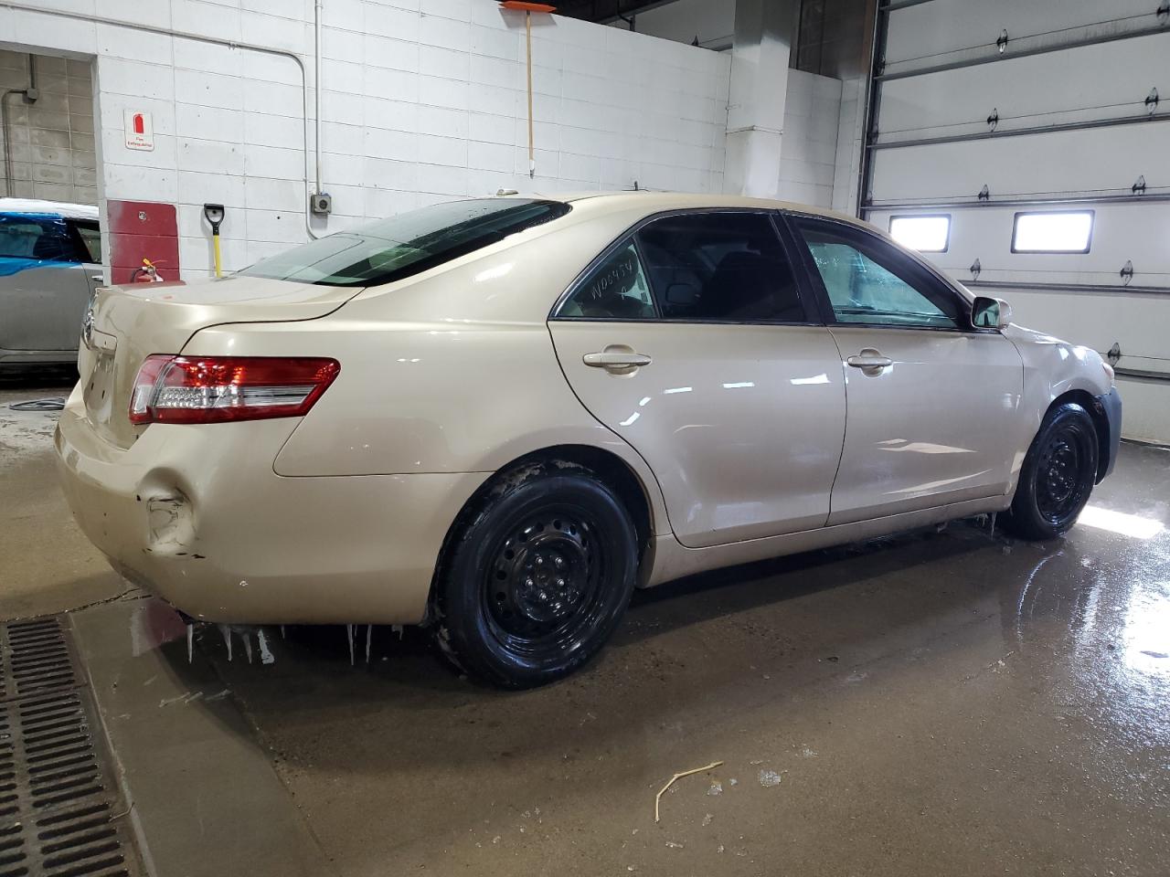2011 Toyota Camry VIN 4T1BF3EKXBU117742 Copart auction photo, front end / rear end damage thumbnail 3