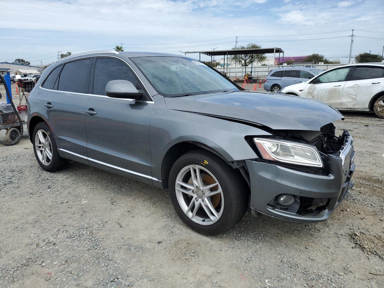 2014 Audi Q5 VIN WA1LFAFP2EA065725 Copart auction photo, front end / minor dent/scratches damage thumbnail 4