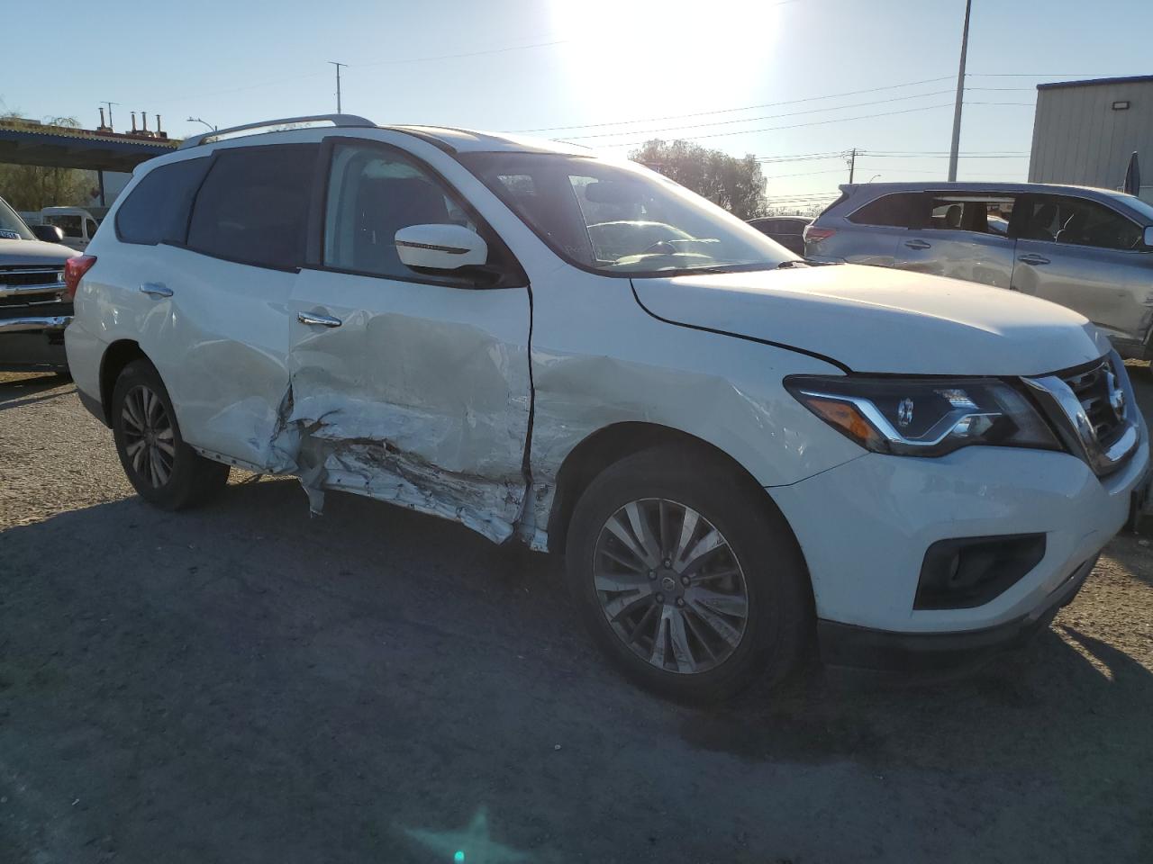 2018 Nissan Pathfinder VIN 5N1DR2MN6JC634031 Copart auction photo, side damage thumbnail 4