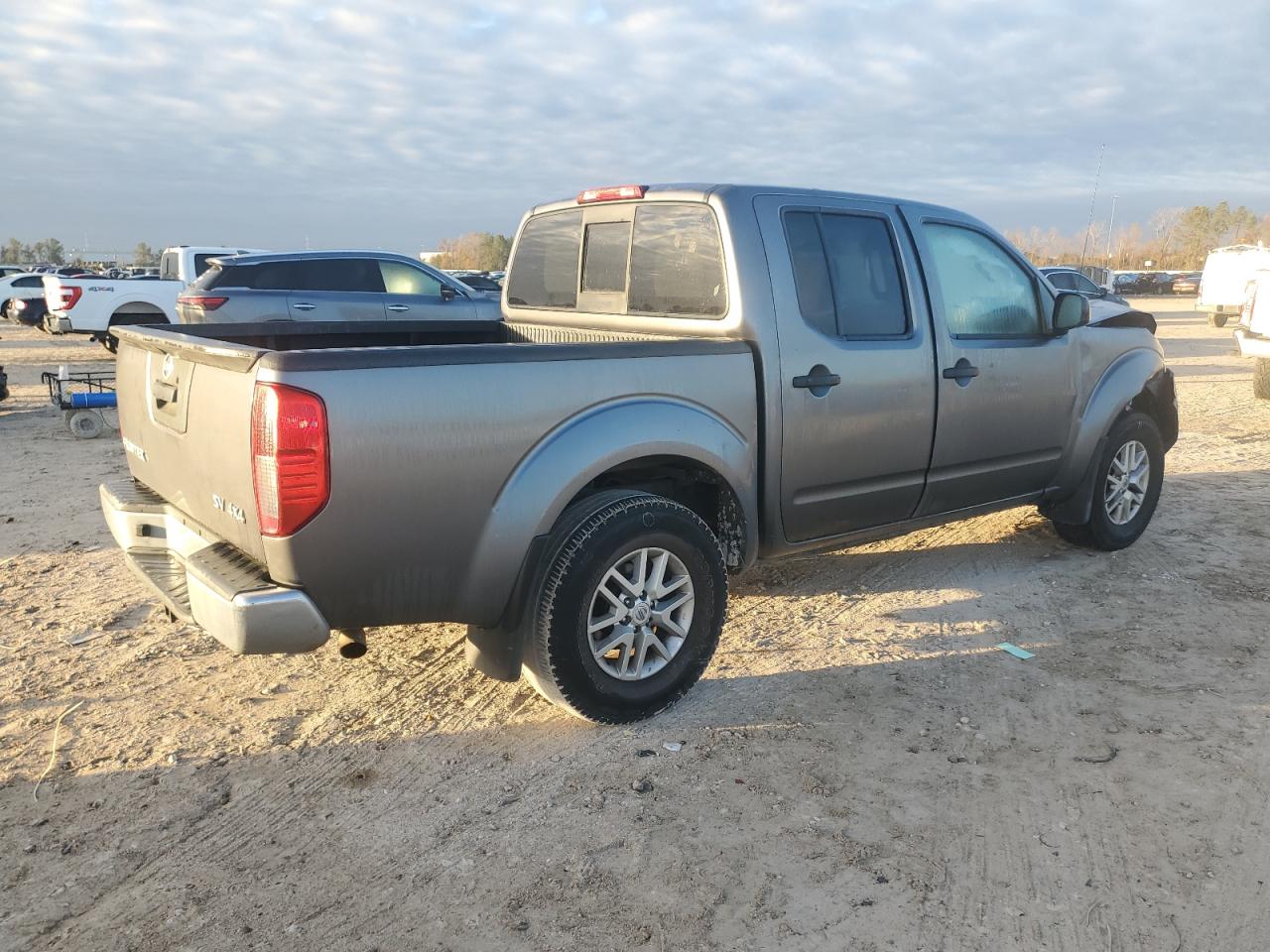 2019 Nissan Navara (Frontier) VIN 1N6AD0EVXKN797003 Copart auction photo, front end / side damage thumbnail 3