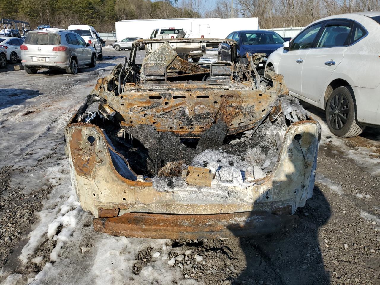 2008 Volkswagen Eos VIN WVWBA71F68V049042 Copart auction photo, burn damage thumbnail 6