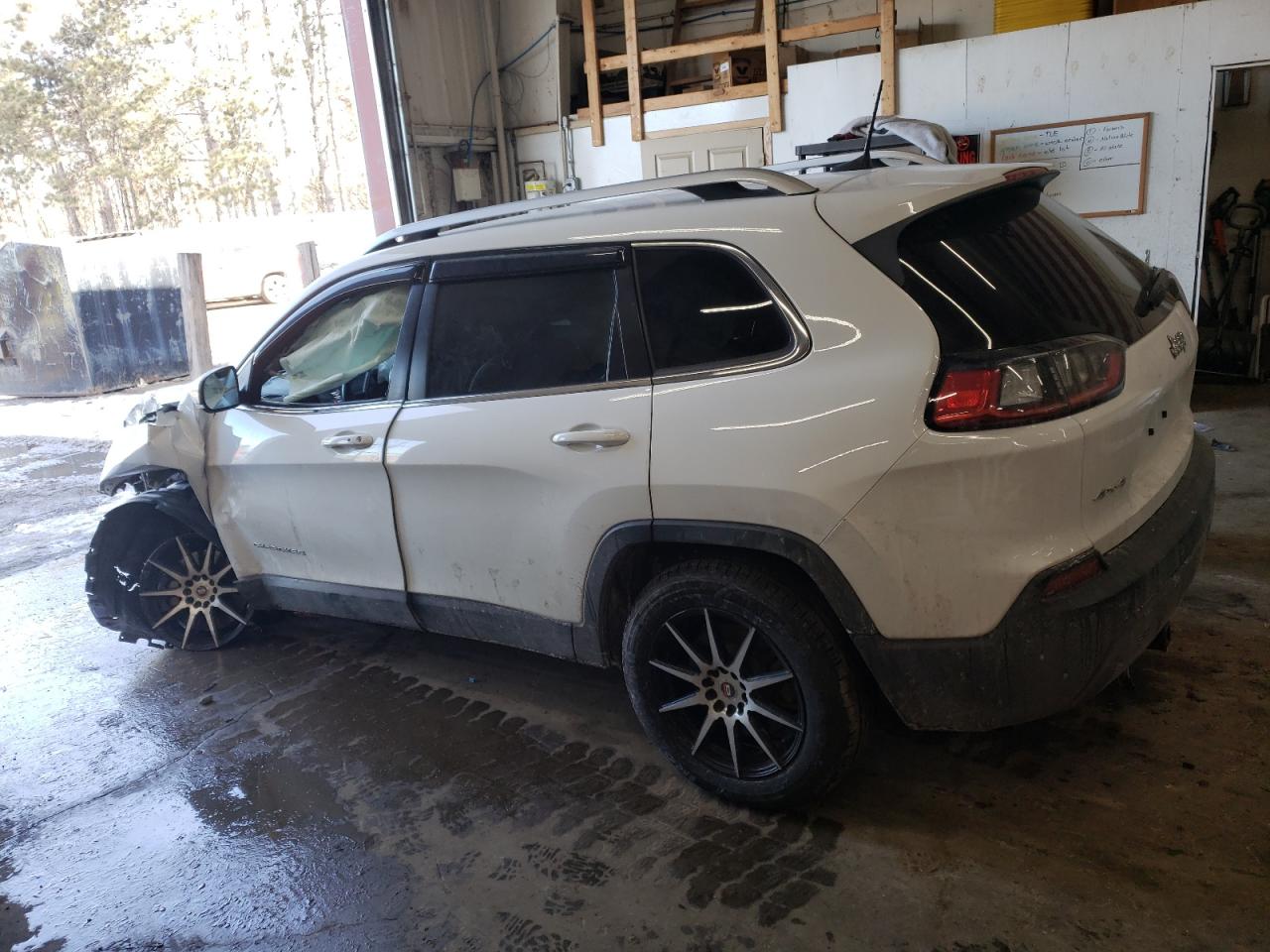 2019 Jeep Grand Cherokee VIN 1C4PJMLB4KD258338 Copart auction photo, front end damage thumbnail 2