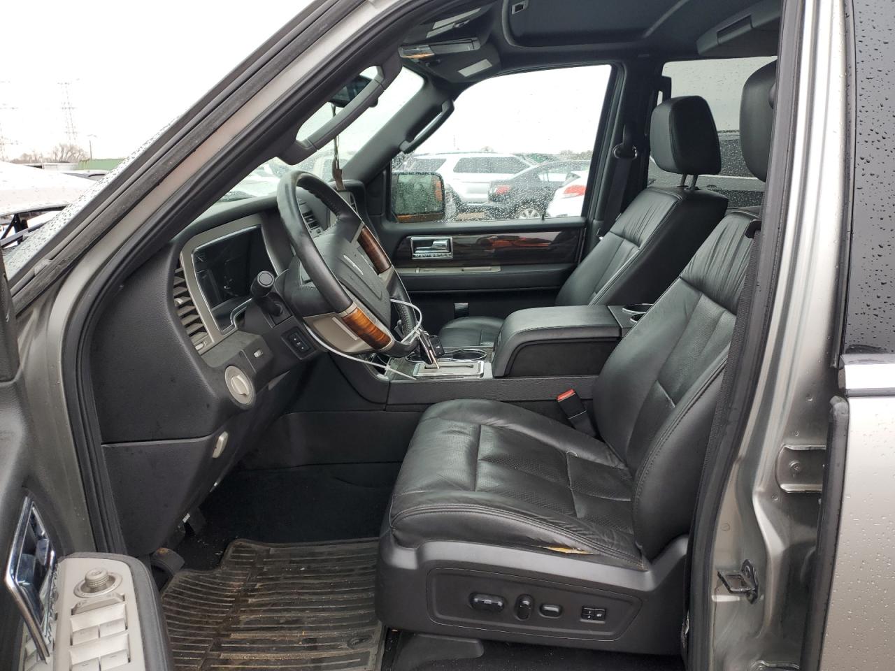 2008 Lincoln Navigator VIN 5LMFL28558LJ12017 Copart auction photo, front end / minor dent/scratches damage thumbnail 7