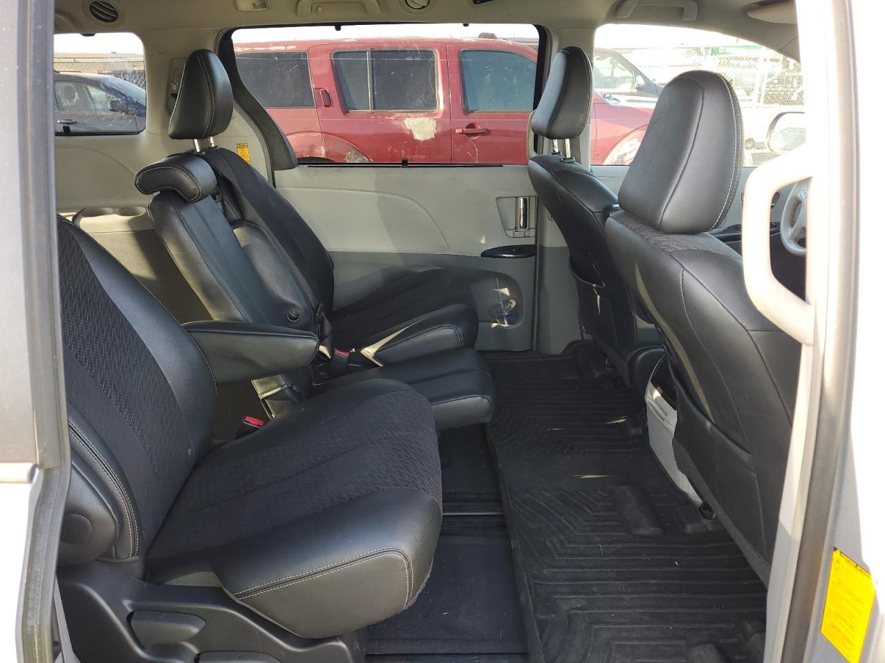 2014 Toyota Sienna VIN 5TDXK3DC8ES472952 Copart auction photo, front end damage thumbnail 11